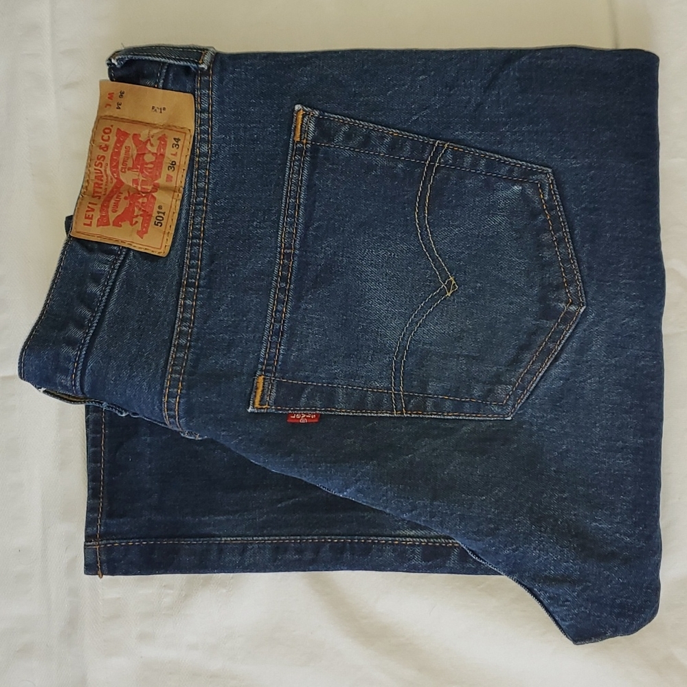 Levi's 🥳